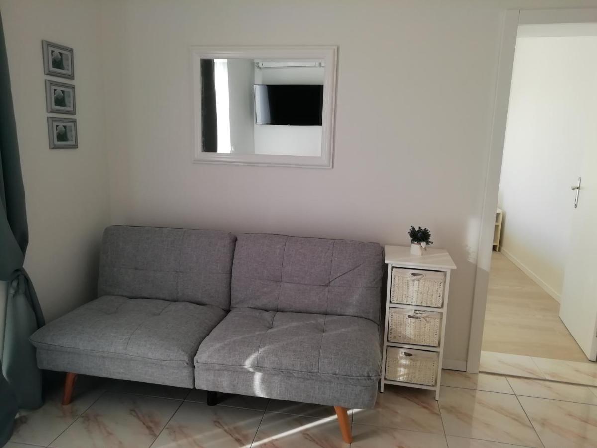 Villa Spanja Vodice Bagian luar foto