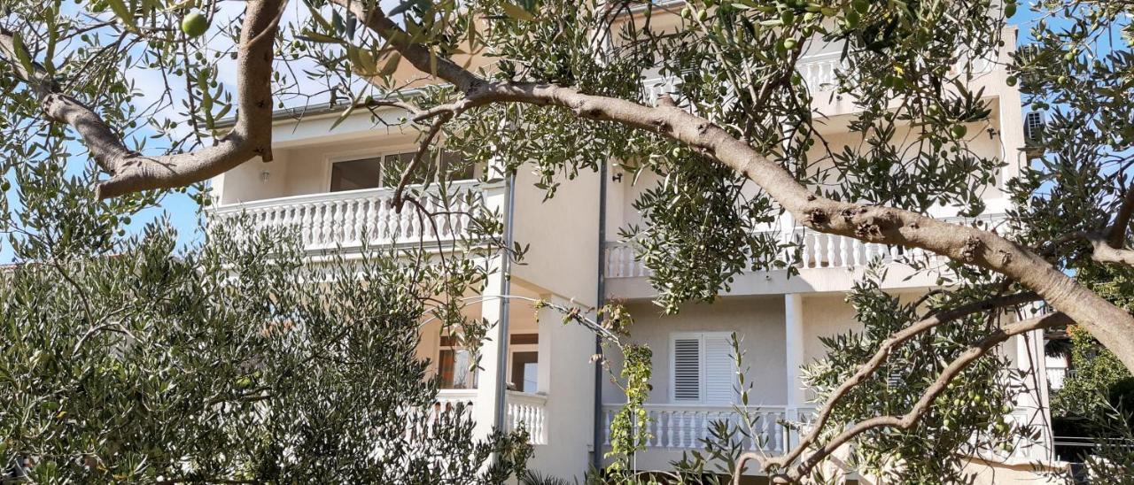 Villa Spanja Vodice Bagian luar foto