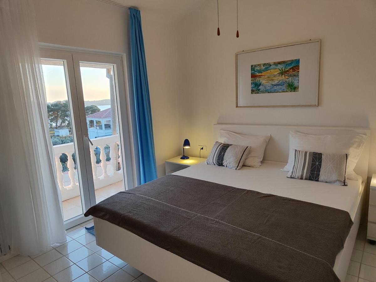 Villa Spanja Vodice Bagian luar foto