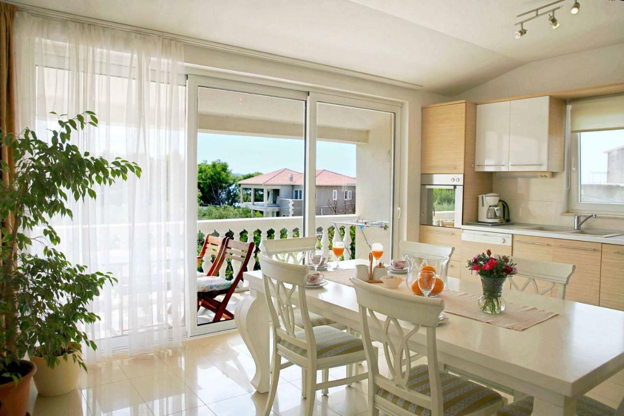 Villa Spanja Vodice Bagian luar foto